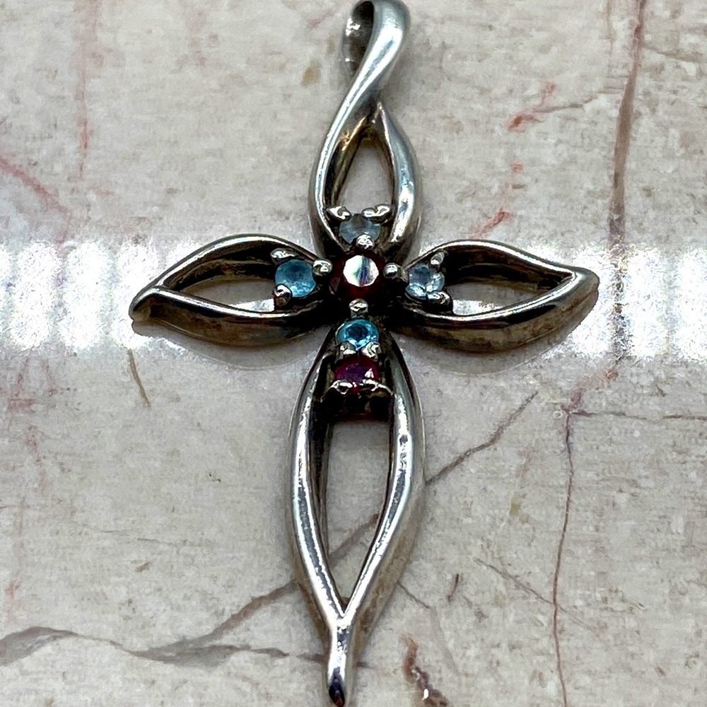 Vintage Lenox sterling silver cross pendant with garnet & blue topaz stones ❤️💙